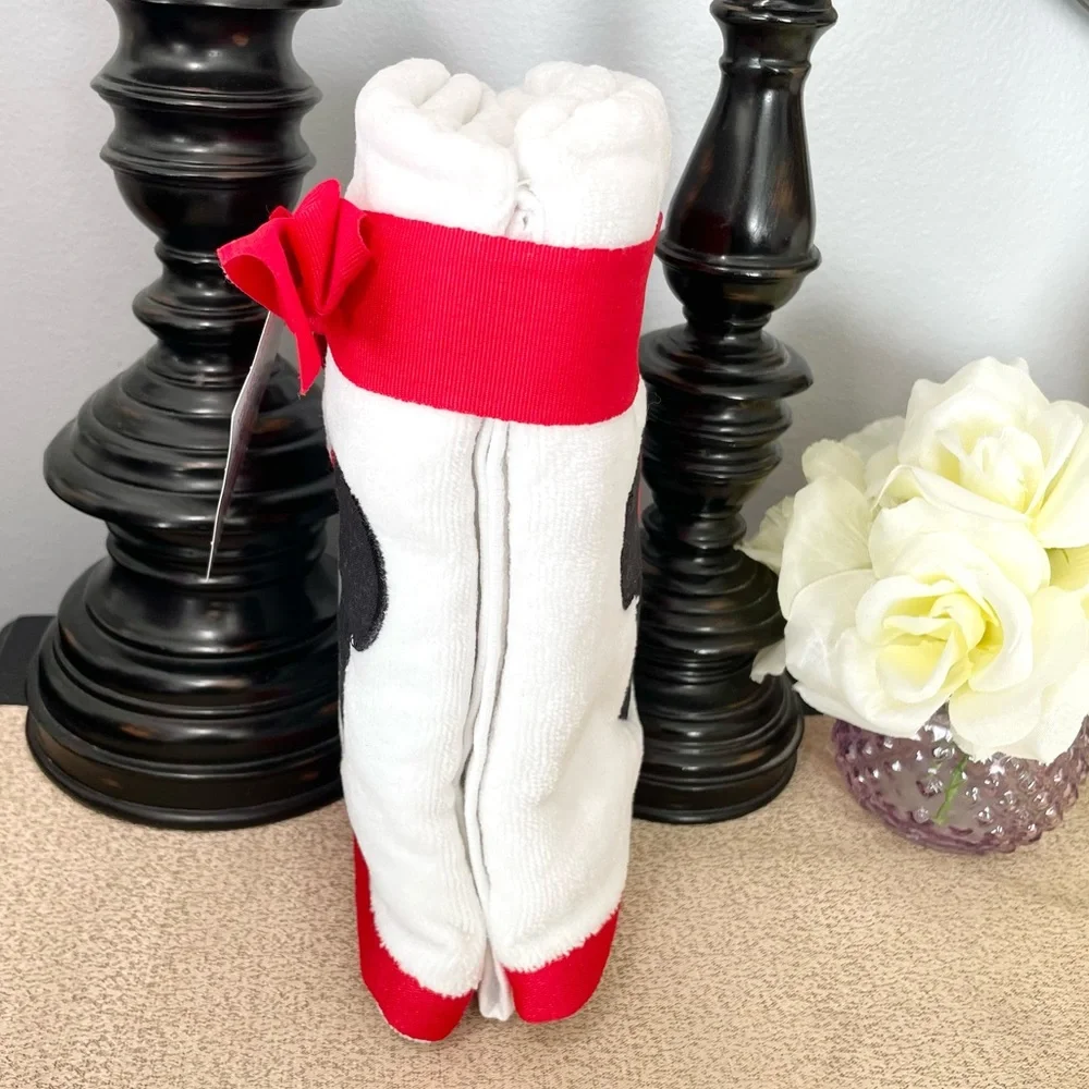 NWT Set of 2 MINNIE Hand Towels